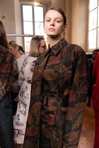 backstage-defile-salvatore-ferragamo-automne-hiver-2020-2021-milan-coulisses-45.thumb.jpg.4d82fbd4b75bdef37cde4a0367d51dbd.jpg