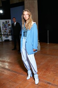 backstage-defile-salvatore-ferragamo-printemps-ete-2020-milan-coulisses-26.thumb.jpg.73df297ccbaaffdcb83dca6e0fb2c1cc.jpg