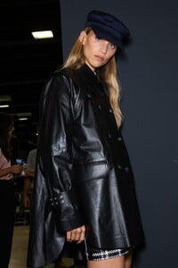 backstage-defile-sportmax-printemps-ete-2020-milan-coulisses-56.thumb.jpg.10bd9bbe3ee374029b07bfef8652abee.jpg