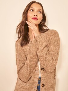 blake-sweater-camel_marled-1.thumb.jpg.f9c35cfb60e1aa8813616674e4e47e14.jpg