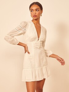 cecille-dress-ivory-3.thumb.jpg.bcabf5f0418cc3e4148e6d8fc0788d1e.jpg