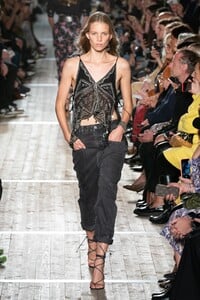 defile-isabel-marant-printemps-ete-2020-paris-look-45.thumb.jpg.fbf78fd2954d7bf96c2e3ff7acf2b55f.jpg