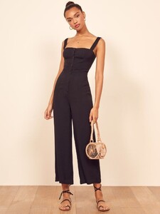 della-jumpsuit-black-2.thumb.jpg.fee26f581262dcce999989410f1643b4.jpg