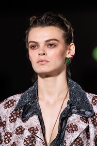 detail-defile-missoni-printemps-ete-2020-milan-detail-144.thumb.jpg.bd3abbd3ddac2167035731bb4d23497f.jpg