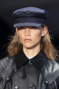 detail-defile-sportmax-printemps-ete-2020-milan-detail-3.thumb.jpg.7a63c67cc7cd1558d4ad15db159d4571.jpg