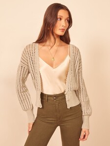 erin-sweater-natural-3.thumb.jpg.45fb25a4870c4c789511e40795678b78.jpg