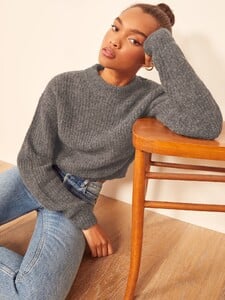 finn-sweater-dark_grey-3.thumb.jpg.c6c9a20ff5e4bbda15a59a86d3252c7c.jpg