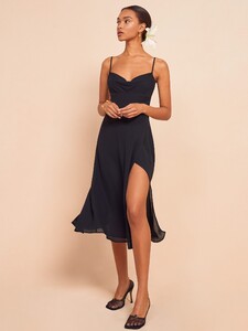 gala-dress-black-1.thumb.jpg.e3737706750faf64cd88904edc56e643.jpg