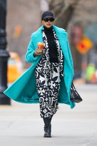 irina-shayk-street-fashion-02-20-2020-0.jpg