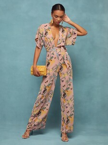 lemongrass-jumpsuit-conga-1.thumb.jpg.5e91527b835cebcc93c0c29225600efb.jpg