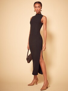 lynn-dress-black-2.thumb.jpg.97af7c5527a1cdf953449178acea66a8.jpg