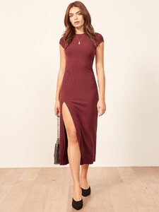 ren-dress-garnet-1.thumb.jpg.d227e1d78d283fc54c0cdd694509fc3e.jpg