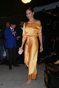 shanina-shaik-arriving-at-the-wme-pre-oscars-party-in-hollywood-02-07-2020-0.thumb.jpg.7d5078851a515c43dd48983d4c45f7a1.jpg