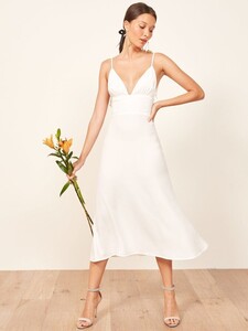 talita-dress-ivory-1.thumb.jpg.600e1ce5b4de3f6d40afb97c3323064e.jpg