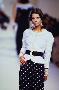 valentino-ss-1991.thumb.jpg.40da51562b68b9388b69dd0ed570a130.jpg