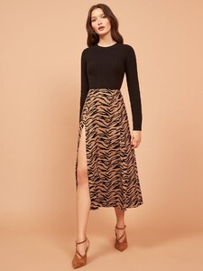 zoe-skirt-rajah-1.thumb.jpg.4a5b3e1145add6106f58b52644a9b3a5.jpg