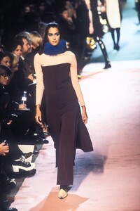 104978752_JeanPaulGaultier1996WomenRTW11.thumb.jpg.a9dccc9eb939d4d79d8ae2d91668d48d.jpg