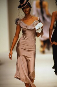 1123487932_john-galliano-ss-1994(5).thumb.jpg.0d76d51a3811df6f9d4f831515bce64e.jpg