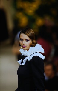 1134066183_ysl-hc-fw-1994(13).thumb.jpg.42a1c07cc2177c136bfd3516c692e59b.jpg