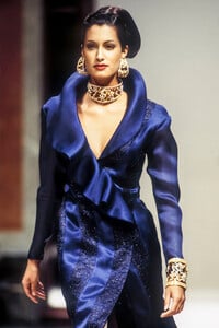 1187684718_HanaeMori1993HauteCouture39.thumb.jpg.0d19eb358051aab619cdf5a9369e3b46.jpg