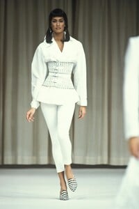 1231538688_AzzedineAlaia1992WomenRTW20.thumb.jpg.a95c81ce0e58376c8a0b345df05e36d0.jpg