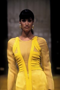 1255248786_ChristianDior1995HauteCouture99.thumb.jpg.16270e7d609b64b85bf5dd817bd7df4f.jpg