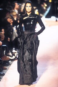 139371280_JeanPaulGaultier1996WomenRTW17.thumb.jpg.02213ef0ca28dced6de1e08df4391320.jpg