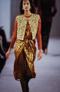 1509034945_bill-blass-fw-1992(3).thumb.jpg.a5433289f45a660a7af31d4798d903c2.jpg