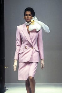 1605755263_HanaeMori1993HauteCouture4.thumb.jpg.74f973c9f1c6df24a36223608165b04e.jpg