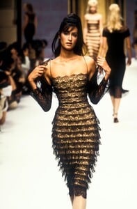 1695092681_HerveLeger1996WomenRTW14.thumb.jpg.2c2a3c26fb46b7633ca62753a6258d4e.jpg