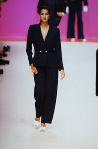 1706411124_YvesSaintLaurent1996SS(12).thumb.jpg.3a07988bd7045f91d6879b6241d6f807.jpg