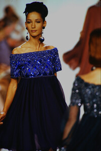 1741603120_valentino-hc-fw-1990(30).thumb.jpg.2893bed19f21bf6b16ecedc1eb480a84.jpg