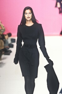 2070234682_YvesSaintLaurent1996WomenRTW82.thumb.jpg.21c74c85401da7be62290c58b75418f3.jpg