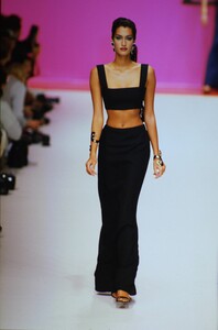 2135380396_YvesSaintLaurent1996SS(7).thumb.jpg.7811f0884bda940d9f58e7772d1fea57.jpg