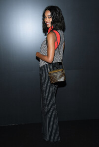 Laura+Harrier+Louis+Vuitton+Front+Row+Paris+1OY0OYc0zc0x.jpg