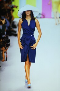 357078204_chloe-ss-1996(11).thumb.jpg.c46b9ed3f138f50520da5e71bcf950c6.jpg