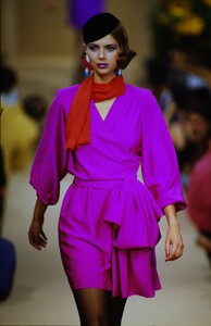 419595642_ysl-hc-fw-1994(17).thumb.jpg.d8ab4d777190a8554c4d6425e5b631b4.jpg