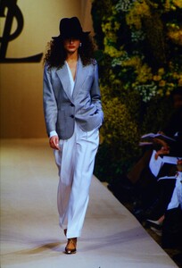 434203608_ysl-hc-ss-2000(1).thumb.jpg.f6a982f9e4535ce524708b72c8ccbcb3.jpg