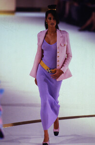 5141658_chanel-fw-1996(6).thumb.jpg.70aa6e7c07a890d00f7e848985883ae4.jpg