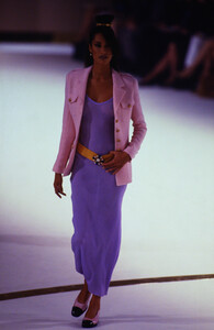 74386192_chanel-fw-1996(5).thumb.jpg.9f080426d1448656cfce5048387f1842.jpg