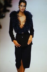 804349094_YvesSaintLaurent1996SS(3).thumb.jpg.2d7eb68b0070083b4705f1d44e80c8d0.jpg