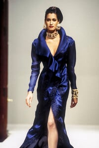 86579475_HanaeMori1993HauteCouture37.thumb.jpg.0d2210c663242b4d43718051bc4c908f.jpg