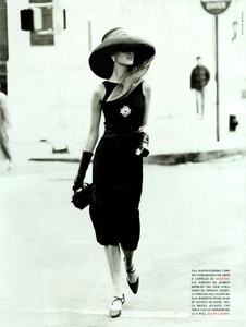 AH_Meisel_Vogue_Italia_September_1991_05.thumb.png.b59fc5aa896fdd98ab3d5d42a6bdd343.png