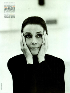 AH_Meisel_Vogue_Italia_September_1991_08.thumb.png.8f21bd3373cc75a5afe4844efa725f00.png