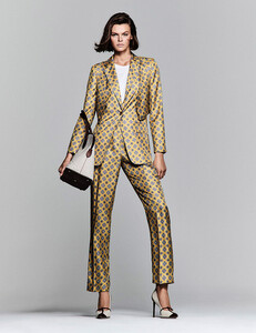 Cara-Taylor-Max-Mara-SS20-05.thumb.jpg.f6028e58bd3477f6227d0c0e2228d19f.jpg