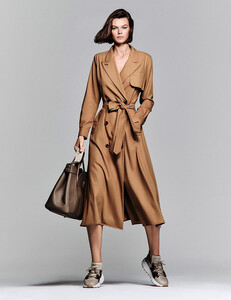 Cara-Taylor-Max-Mara-SS20-06.thumb.jpg.72d85ba7c2e44484c8f62a09fcc754a4.jpg