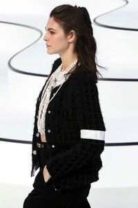 Chanel-RTW-FW20-Paris-3471-1583233515.jpg