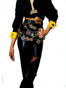 Chic_Raider_Demarchelier_Vogue_Italia_September_1991_04.thumb.png.1053b318c88fc449a433e3c2d570f7b1.png