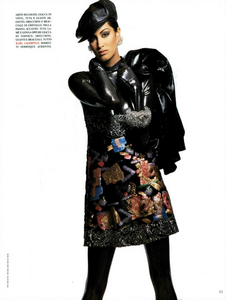 Chic_Raider_Demarchelier_Vogue_Italia_September_1991_08.thumb.png.05a8fb4b921c2e30851424fe80545f1c.png