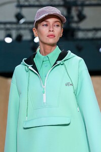 Lacoste-RTW-FW20-Paris-3547-1583254786.thumb.jpg.276fb71751104e00f382a6805137eba0.jpg